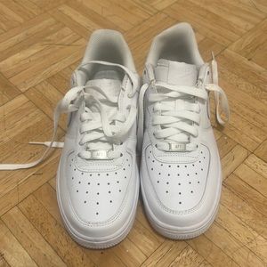 Air Force One worn one time excellent condition women size 7